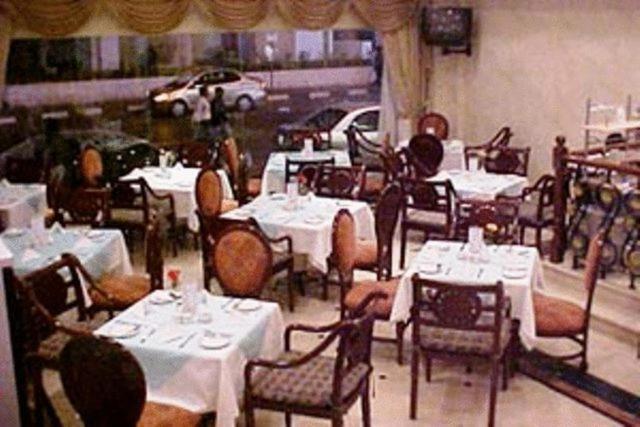 Ramee Hotel Apartments Dubai Restaurant bilde